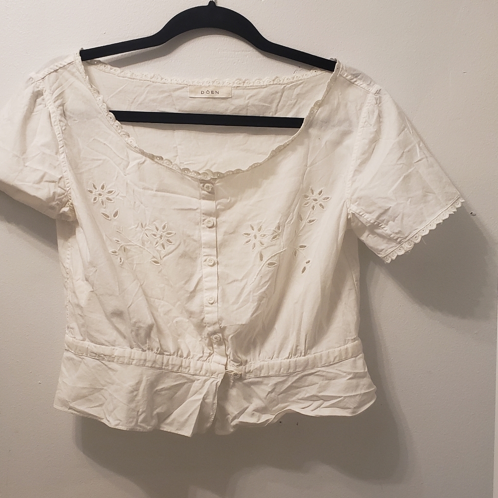 DOEN Cropped White Lace Trim Blouse